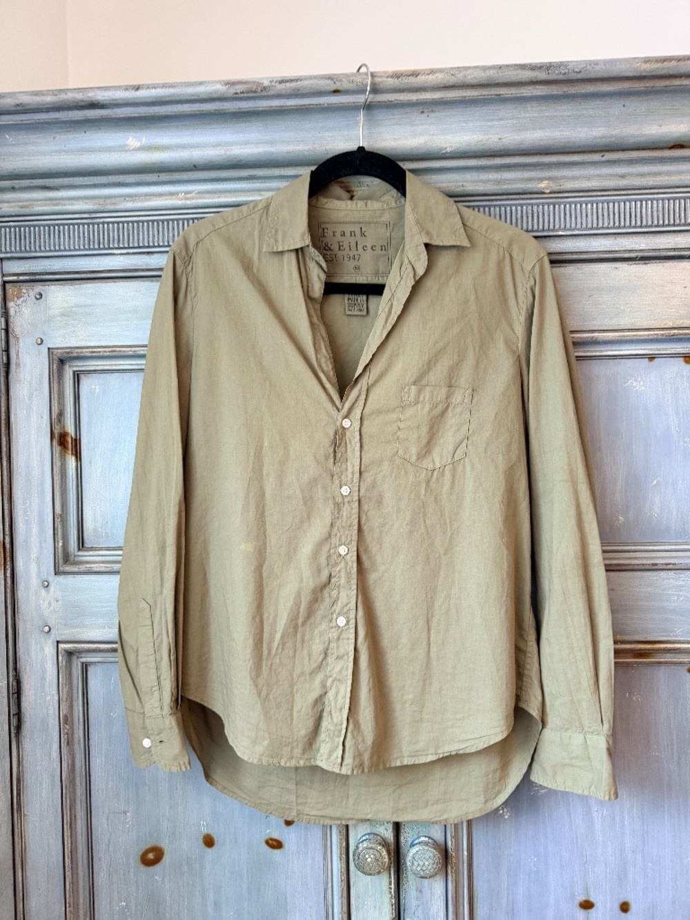 Frank & Eileen Eileen Shirt in Olive Green Color Size XS - Picture 2 of 7
